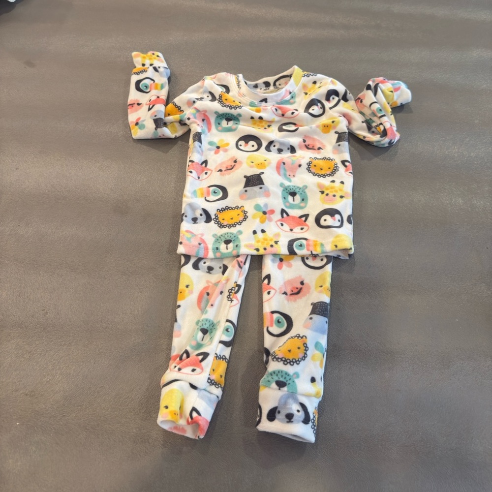Penelope Mack Colorful Animal Print Kids Pajamas. Size 2T